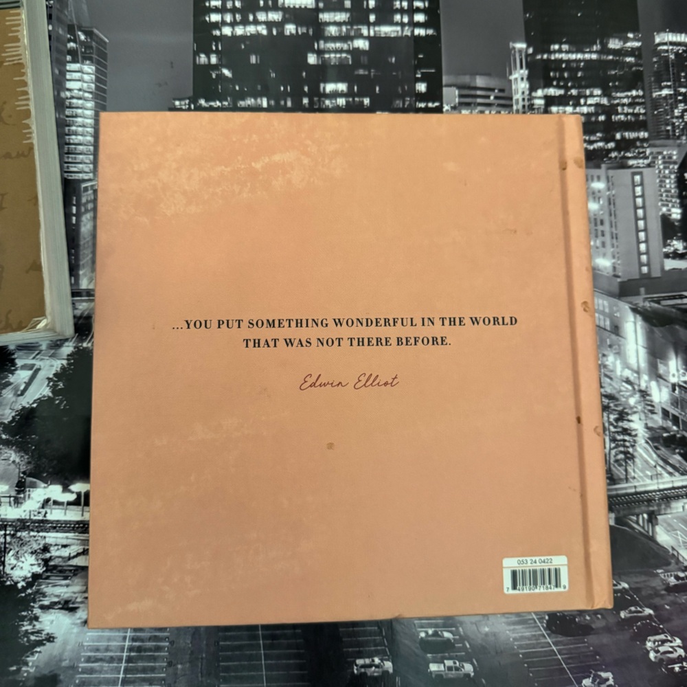 Assorted Book Collection - Picture 7 of 13